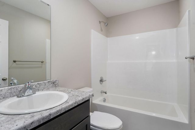 1815 N Tyler Avenue, Springfield, MO 65802
