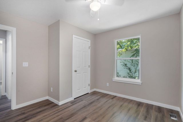 1815 N Tyler Avenue, Springfield, MO 65802