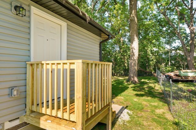 1815 N Tyler Avenue, Springfield, MO 65802