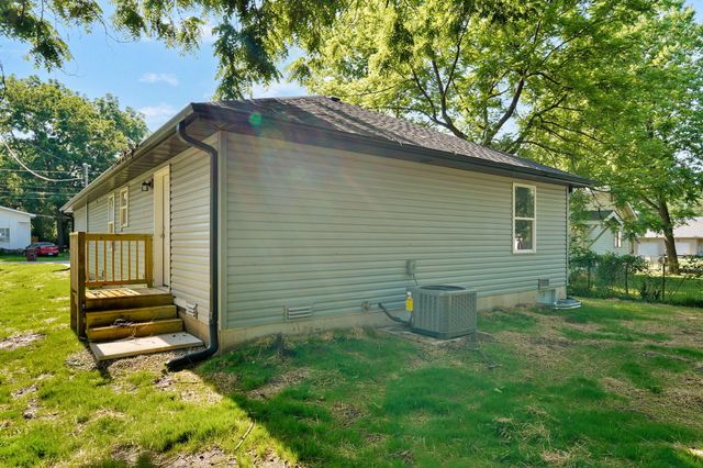 1815 N Tyler Avenue, Springfield, MO 65802