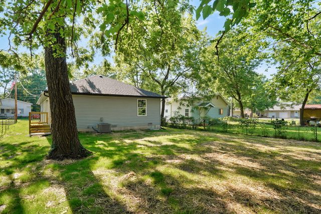 1815 N Tyler Avenue, Springfield, MO 65802