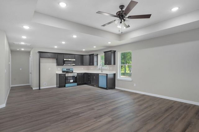 1815 N Tyler Avenue, Springfield, MO 65802