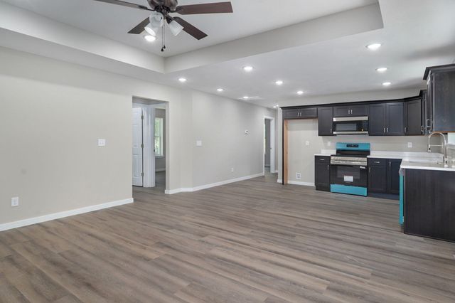 1815 N Tyler Avenue, Springfield, MO 65802