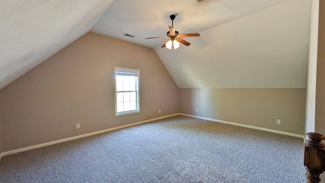 1209 Chinook Cir, Clarksville, TN 37042