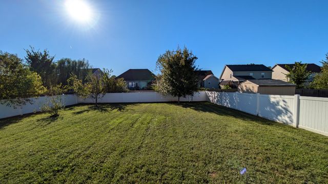 1209 Chinook Cir, Clarksville, TN 37042