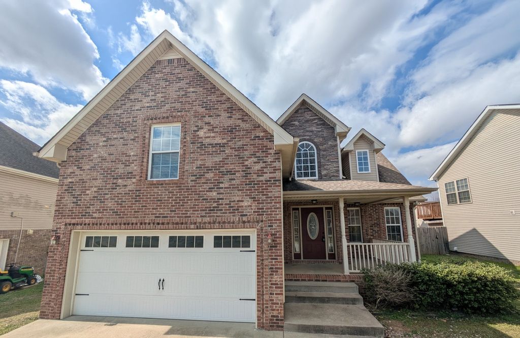 1209 Chinook Cir, Clarksville, TN 37042