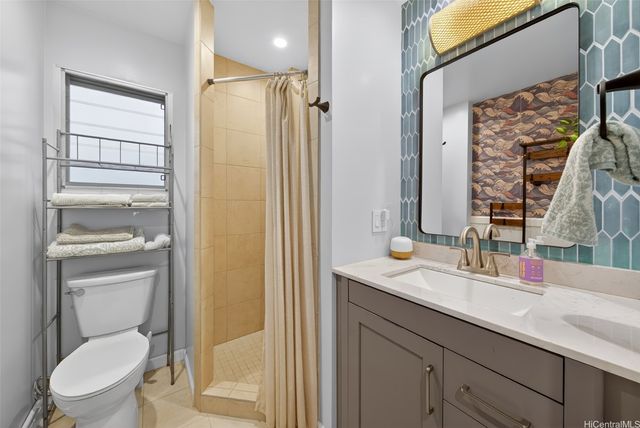2957 Kalakaua Avenue 115, Honolulu, HI 96815