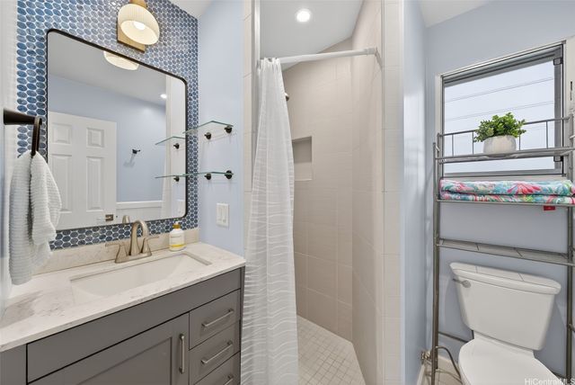 2957 Kalakaua Avenue 115, Honolulu, HI 96815