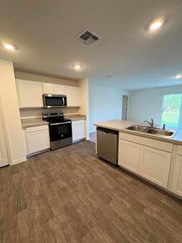 295 Crescent Street SE, Palm Bay, FL 32909