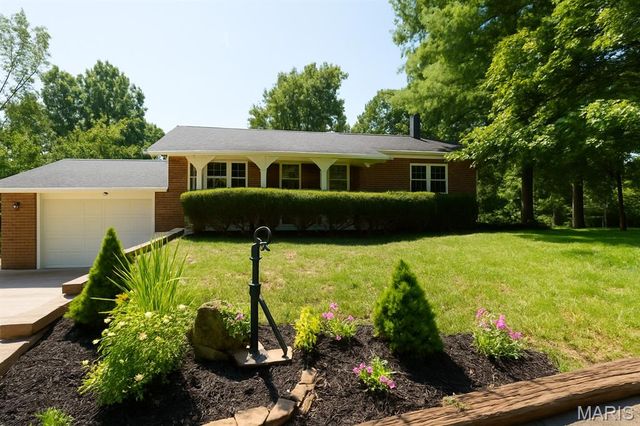 1944 Americana Way, Fenton, MO 63026