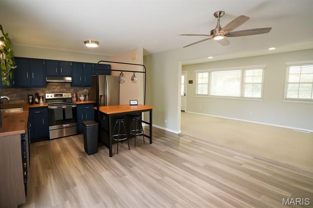 1944 Americana Way, Fenton, MO 63026