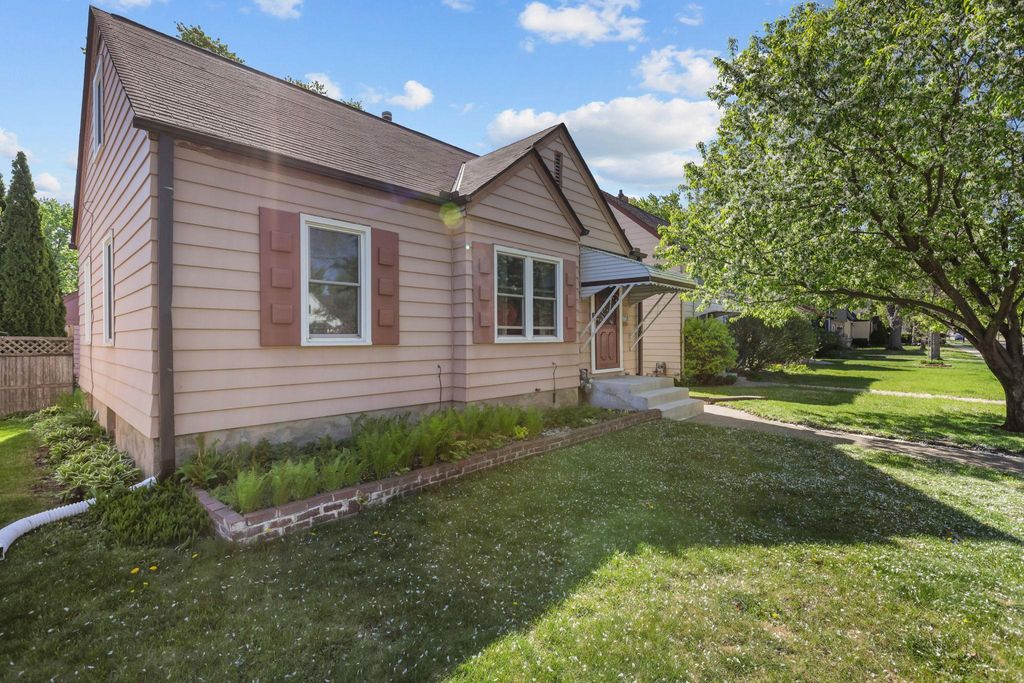 3738 Noble Avenue N, Robbinsdale, MN 55422