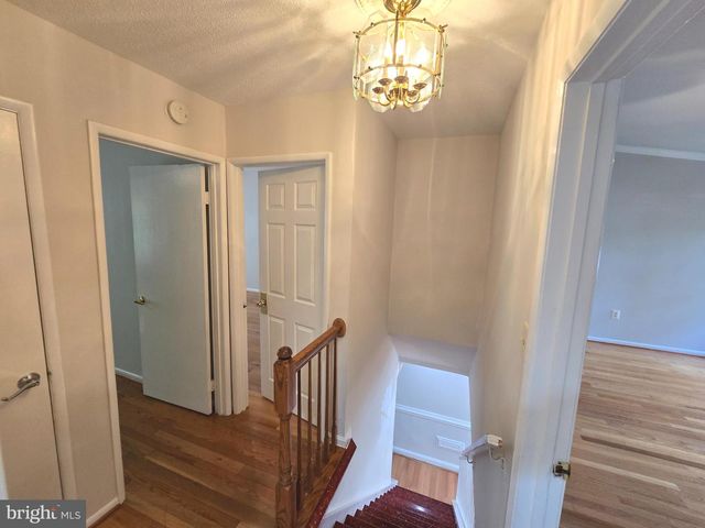 5035 AMERICANA DR, Annandale, VA 22003