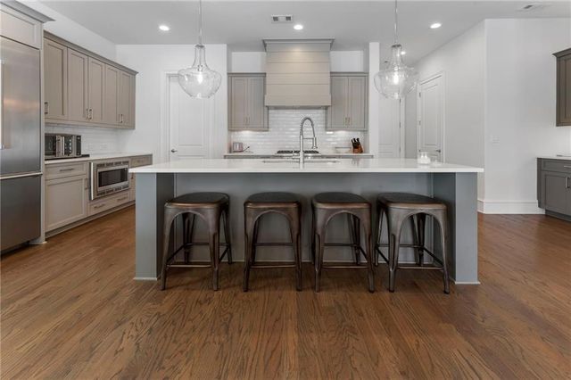 323-1 S Esplanade, Alpharetta, GA 30009