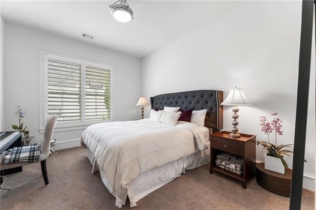 323-1 S Esplanade, Alpharetta, GA 30009