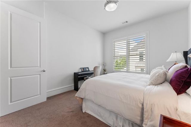 323-1 S Esplanade, Alpharetta, GA 30009