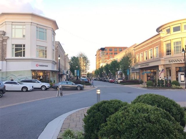 323-1 S Esplanade, Alpharetta, GA 30009