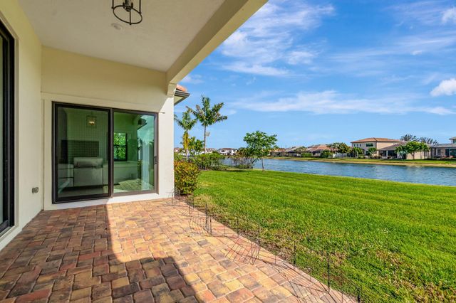 8212 Grand Prix Lane, Boynton Beach, FL 33472