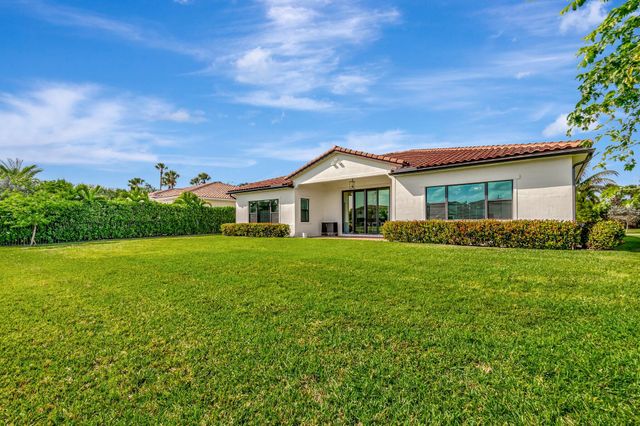 8212 Grand Prix Lane, Boynton Beach, FL 33472