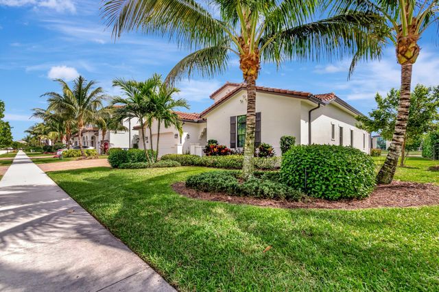 8212 Grand Prix Lane, Boynton Beach, FL 33472