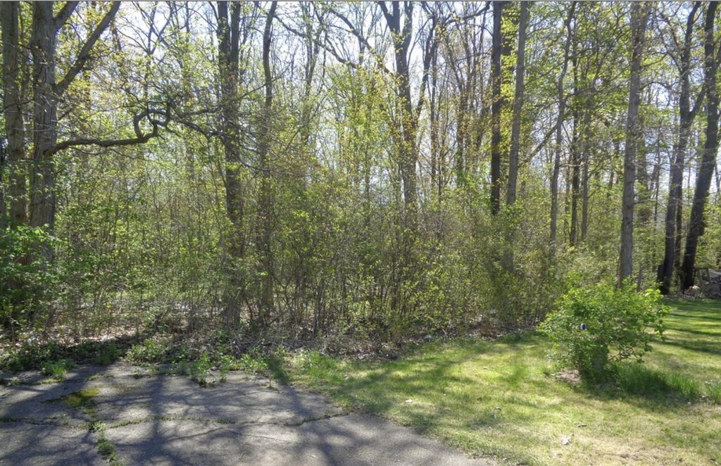 8480 Rosecrest Court, Shelby Twp, MI 48316