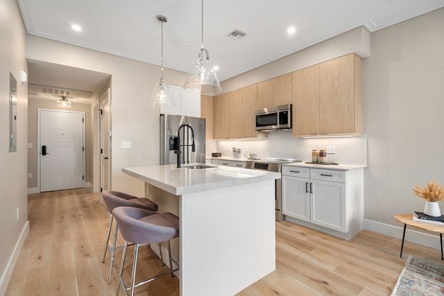 70 Leo M Birmingham Pkwy 416, Boston, MA 02135