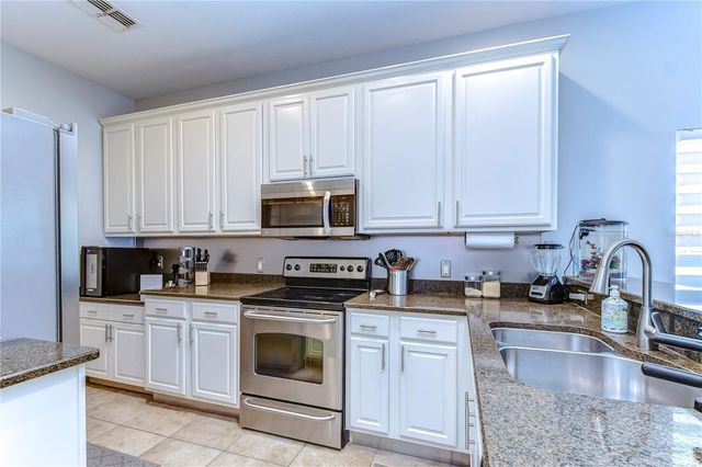 8507 SANDPIPER RIDGE AVENUE, Tampa, FL 33647