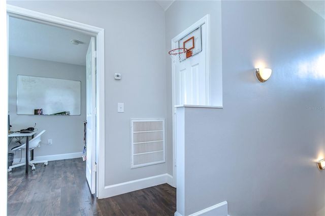 8507 SANDPIPER RIDGE AVENUE, Tampa, FL 33647