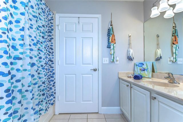 8507 SANDPIPER RIDGE AVENUE, Tampa, FL 33647