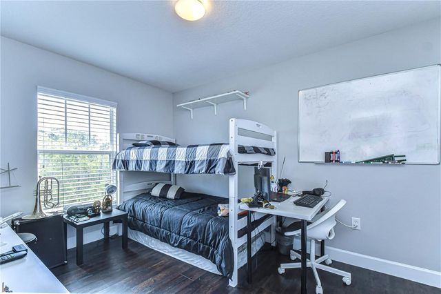 8507 SANDPIPER RIDGE AVENUE, Tampa, FL 33647