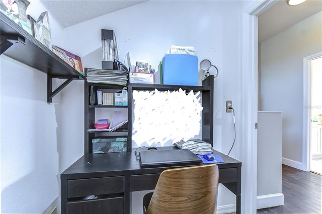 8507 SANDPIPER RIDGE AVENUE, Tampa, FL 33647