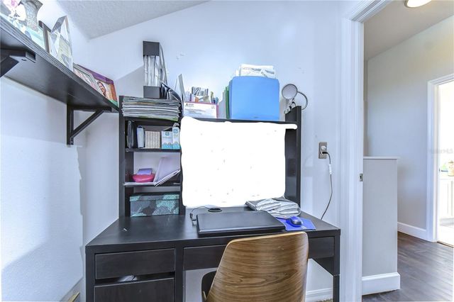 8507 SANDPIPER RIDGE AVENUE, Tampa, FL 33647