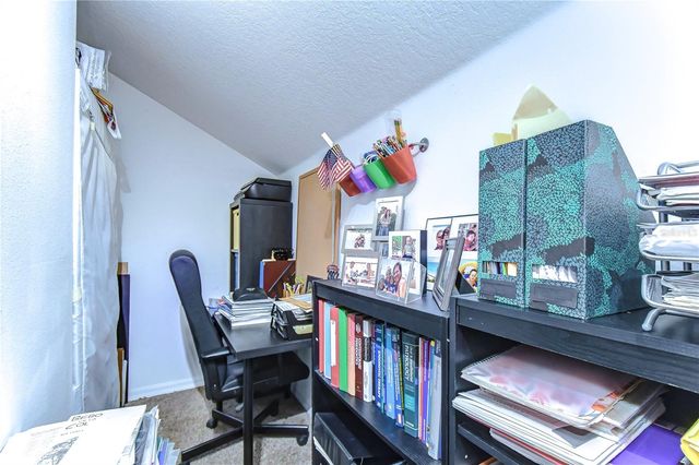 8507 SANDPIPER RIDGE AVENUE, Tampa, FL 33647