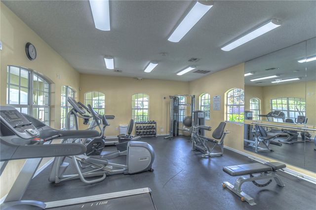 8507 SANDPIPER RIDGE AVENUE, Tampa, FL 33647