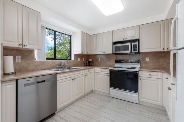 7230 Clunie Place 15403, Delray Beach, FL 33446