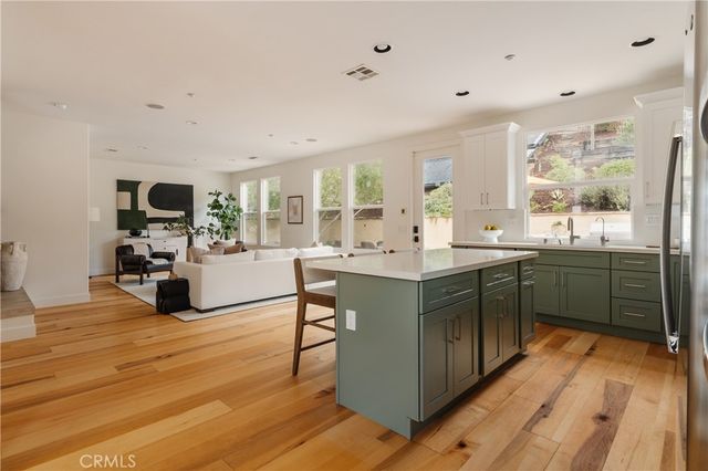 747 E Milford Street, Los Angeles, CA 90042