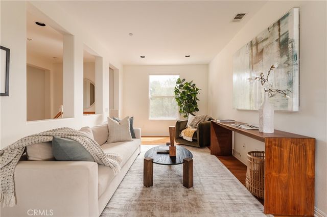 747 E Milford Street, Los Angeles, CA 90042
