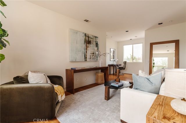 747 E Milford Street, Los Angeles, CA 90042