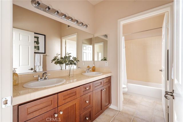 747 E Milford Street, Los Angeles, CA 90042