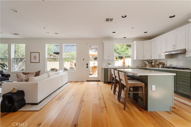 747 E Milford Street, Los Angeles, CA 90042