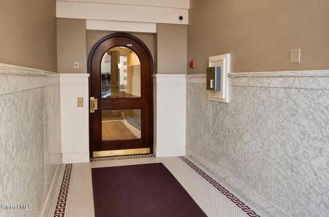 352 State Street APT 6A, Albany, NY 12210