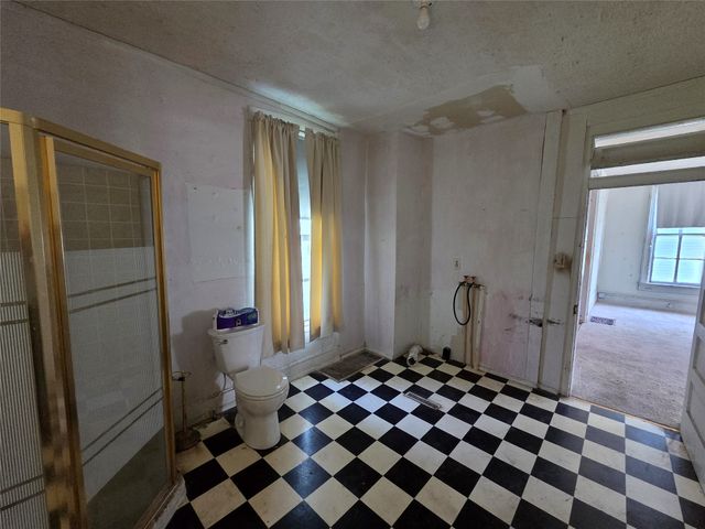 313 E North Street, Winterset, IA 50273