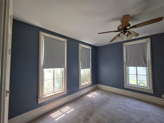 313 E North Street, Winterset, IA 50273