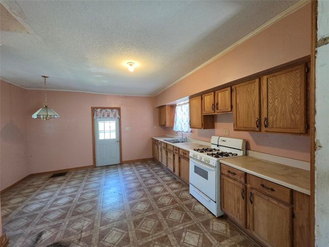 313 E North Street, Winterset, IA 50273