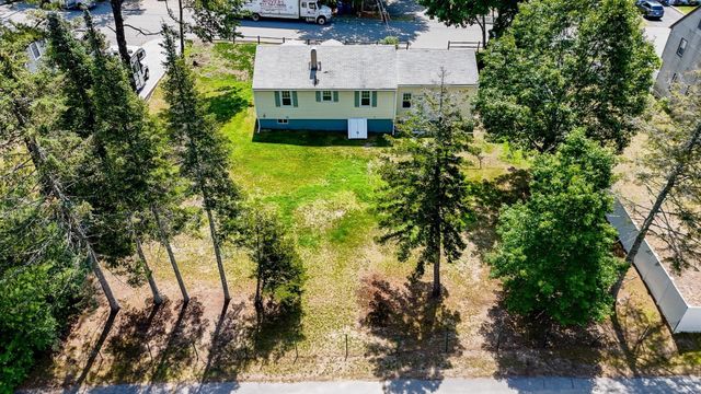 9 Hinckley Rd, Tewksbury, MA 01876