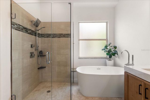 10021 BROMPTON DRIVE, Tampa, FL 33626