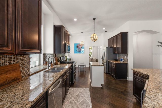 10021 BROMPTON DRIVE, Tampa, FL 33626