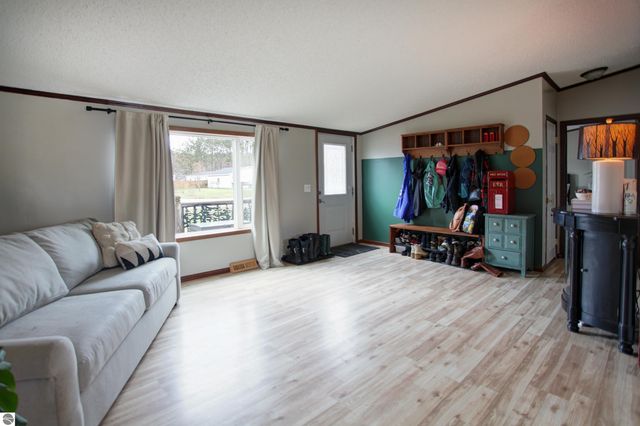 1953 E Brentwood Street, Grawn, MI 49637