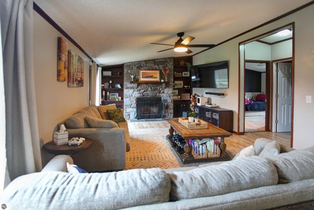 1953 E Brentwood Street, Grawn, MI 49637