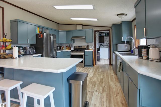 1953 E Brentwood Street, Grawn, MI 49637